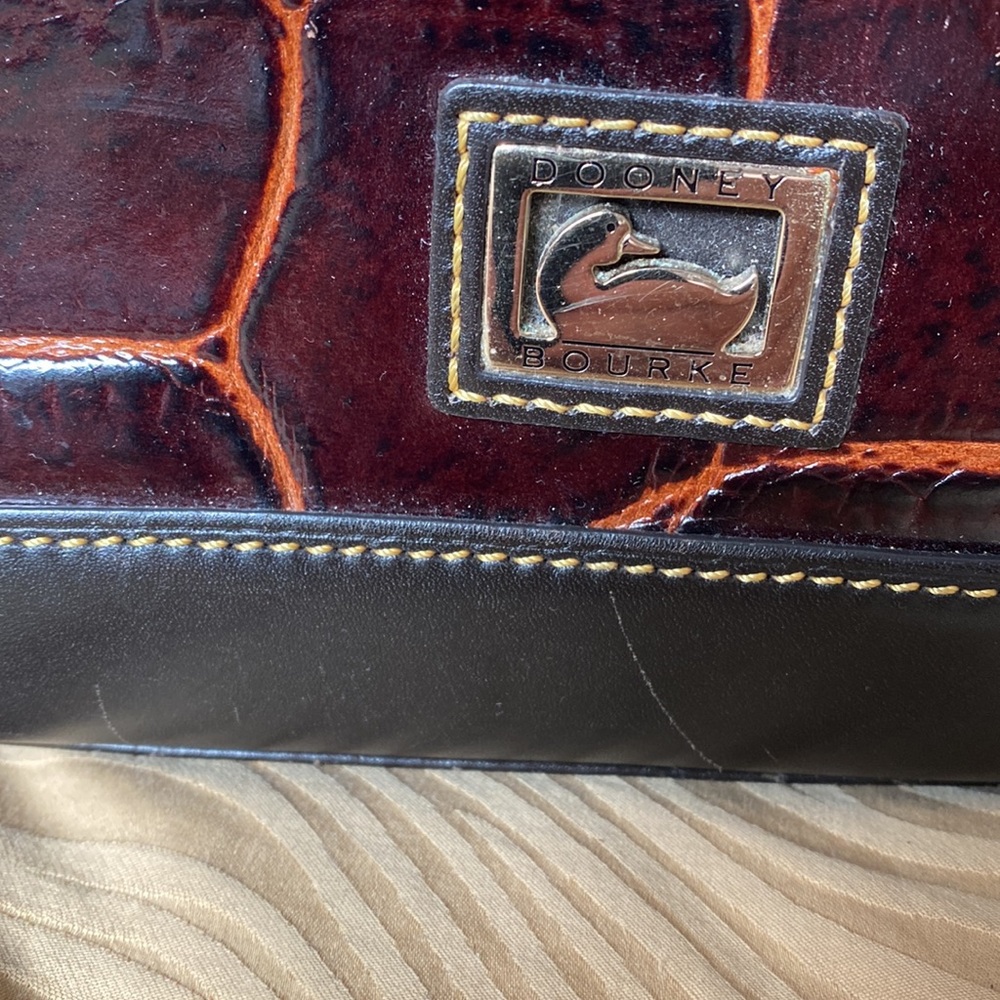 Dooney and Bourke brown crossbody bag - Picture 5 of 10